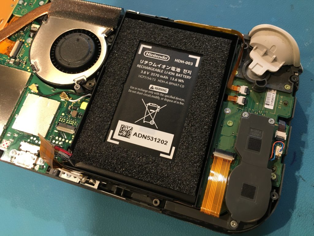 出先でバッテリーが持たない…！そんなNintendo Switch lite（ニンテンドースイッチライト）のバッテリー交換はゲーム修理工房渋谷