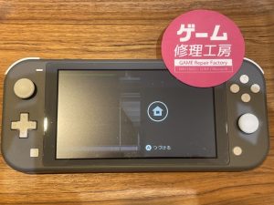 Nintendo Switch Lite(ニンテンドースイッチライト)画面にものを落とし