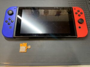 ニンテンドースイッチと
SDカード